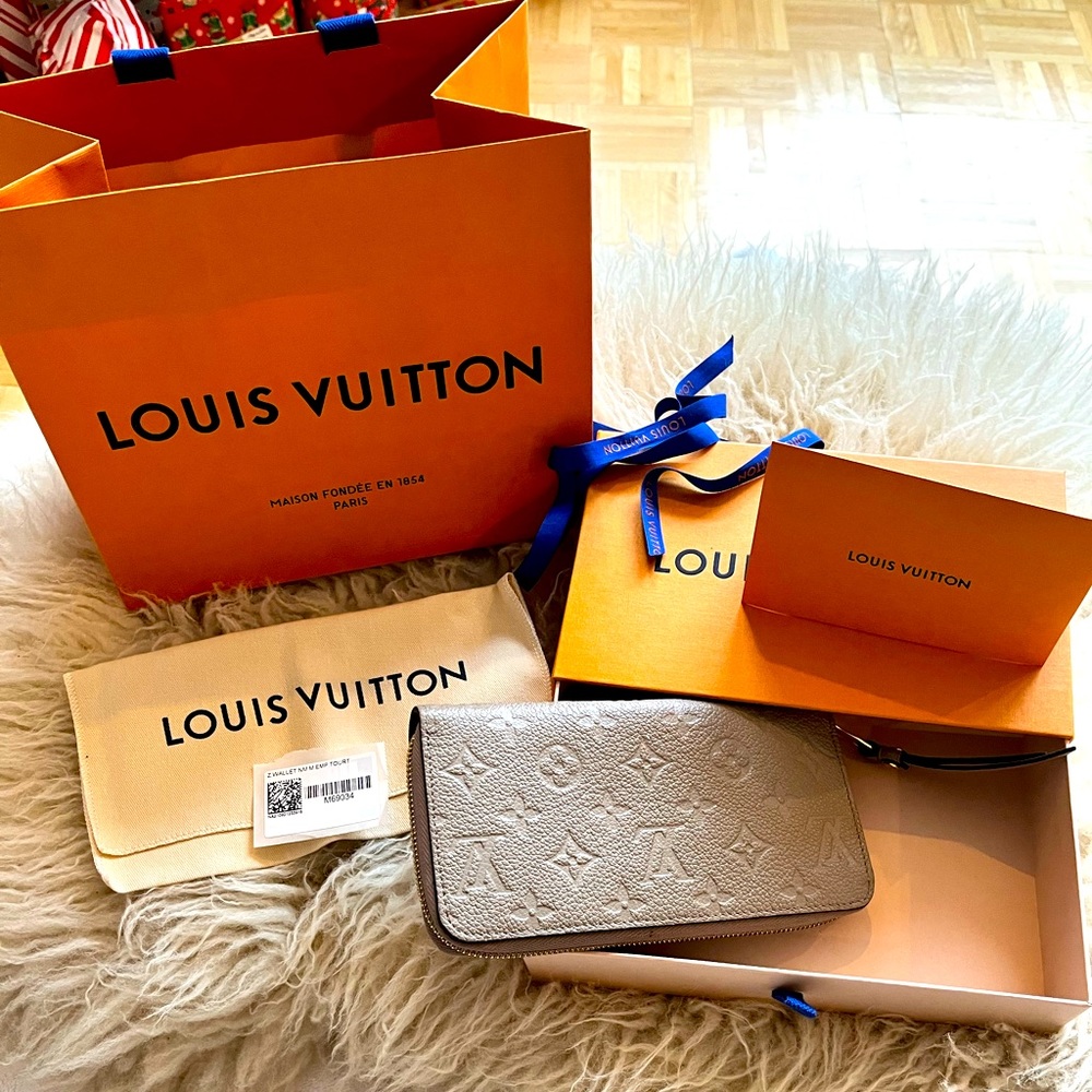 Louis Vuitton Leather Wallet